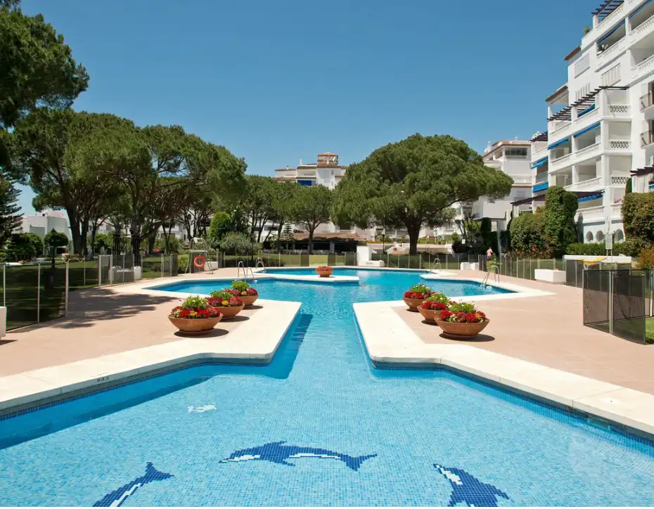 Piso con piscina en venta en Nueva Andalucía