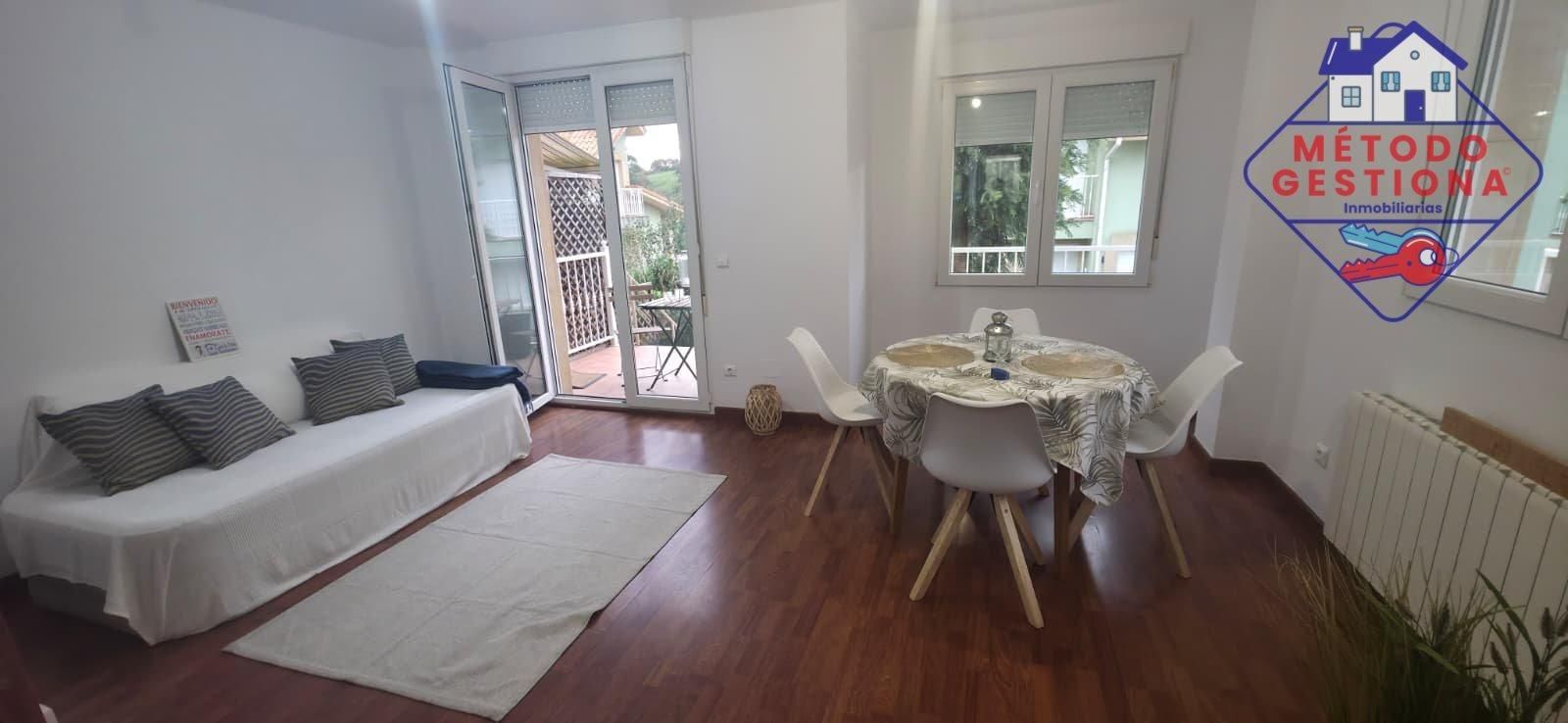 Dormitori de Casa adosada en venda en Suances amb Jardí privat, Terrassa i Traster