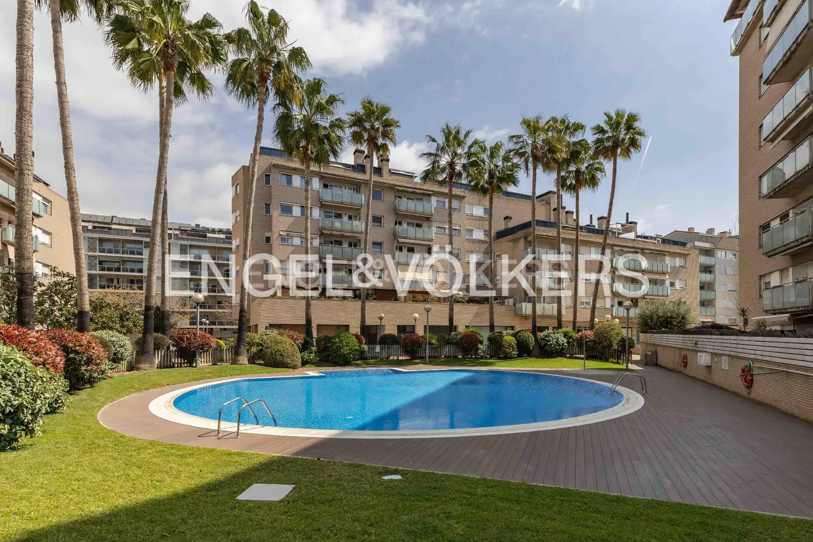 Exterior view of Flat for sale in Sant Joan Despí  with Air Conditioner, Heating and Terrace