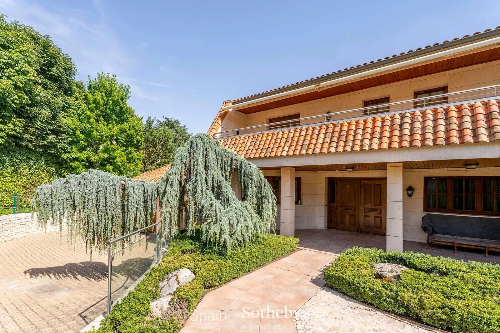 Vista exterior de Casa o chalet en venta en Madrid con Aire acondicionado, Calefacción y Jardín privado
