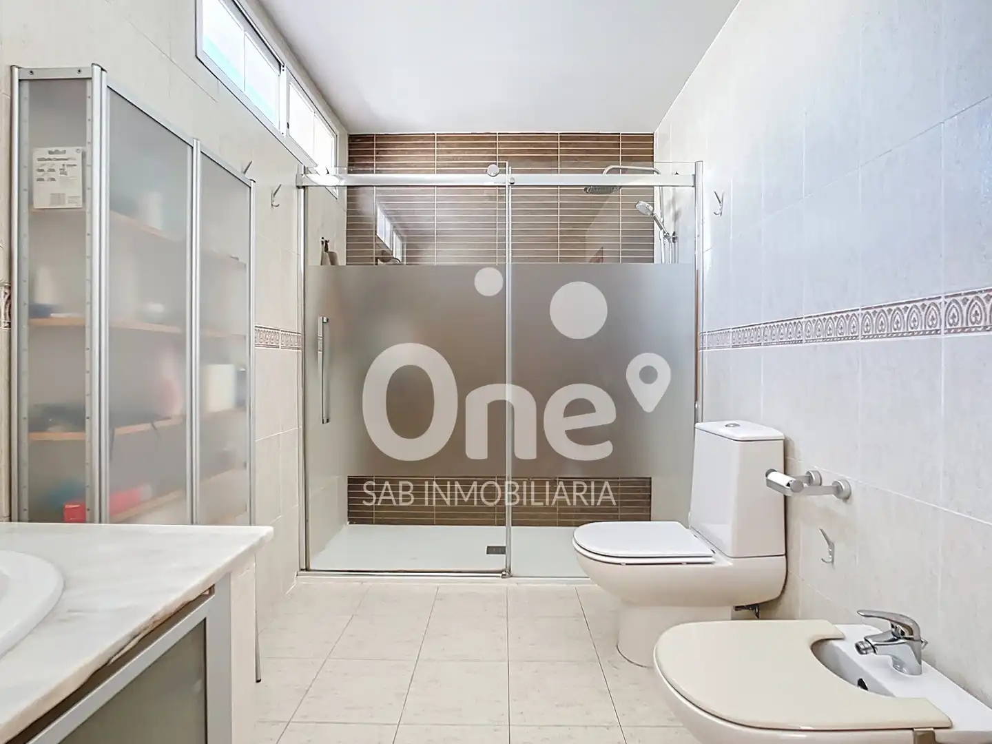 Bany de Casa o xalet de lloguer en San Antonio de Benagéber amb Calefacció, Jardí privat i Parquet