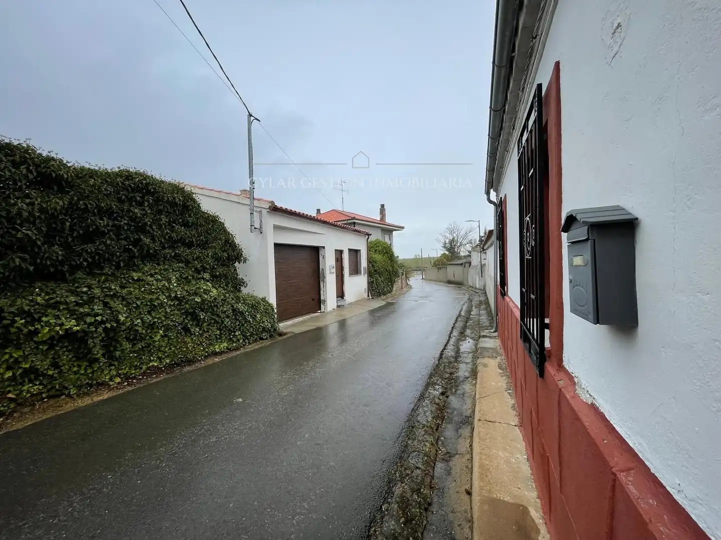 Vista exterior de Casa o xalet en venda en San Pedro de Rozados amb Calefacció, Traster i Moblat
