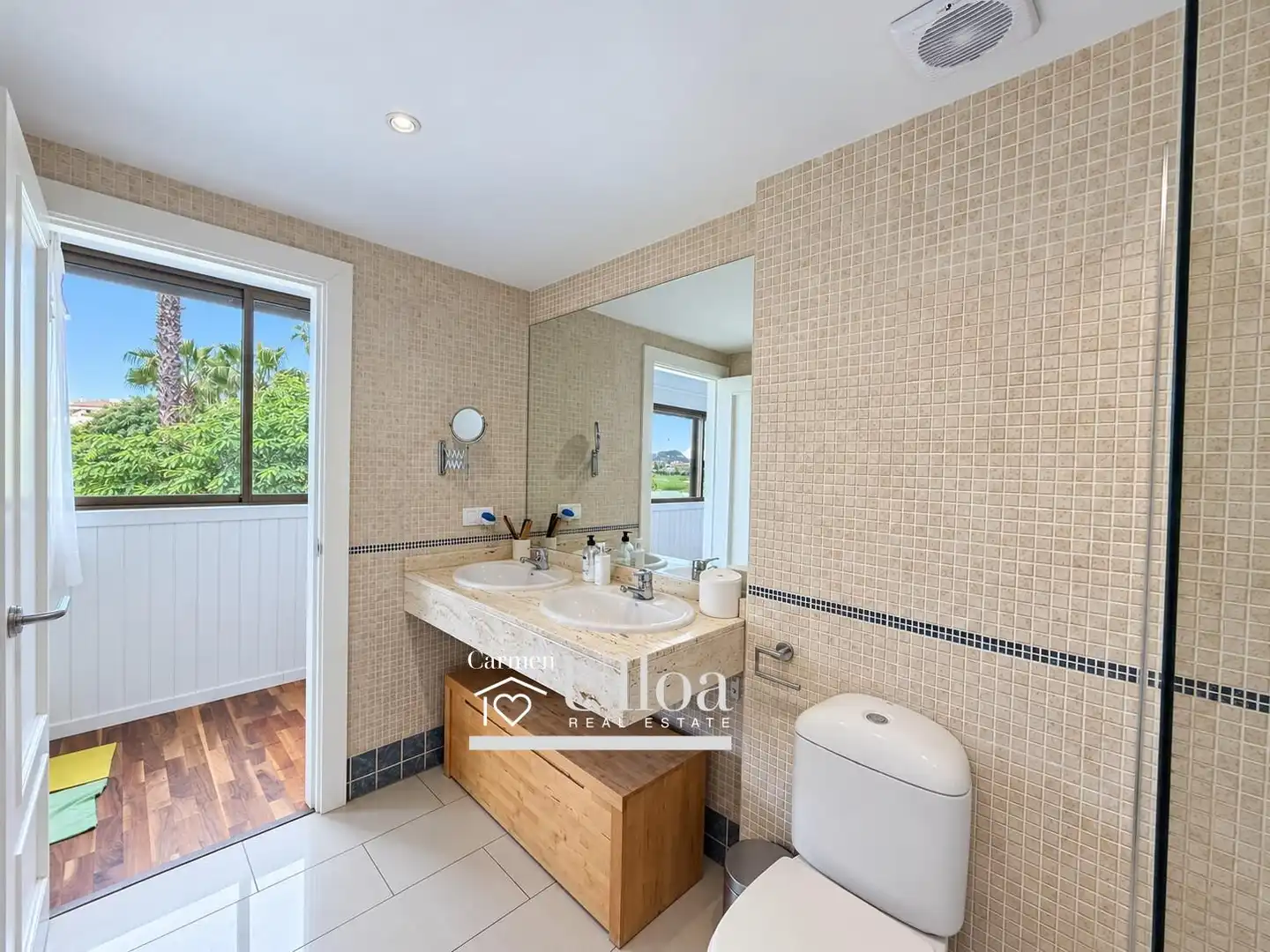 Baño de Casa o chalet en venta en Alicante / Alacant con Aire acondicionado, Calefacción y Jardín privado