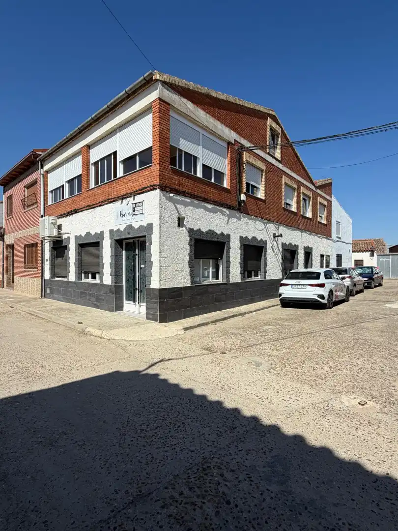 Vista exterior de Finca rústica en venda en Tarazona de Guareña amb Aire condicionat, Calefacció i Terrassa