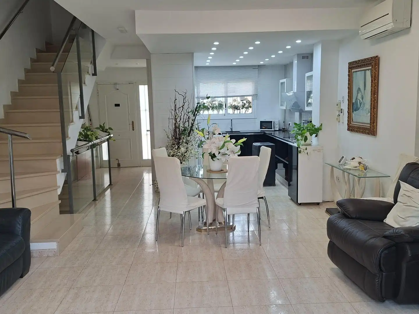 Menjador de Casa adosada en venda en Calafell amb Aire condicionat, Jardí privat i Terrassa