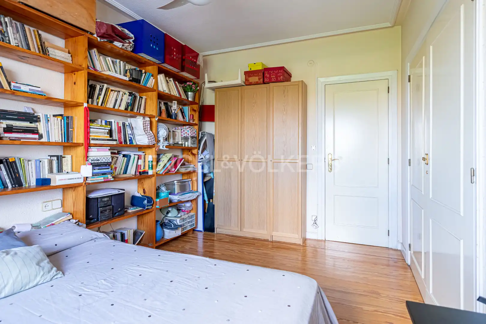 Bedroom of Flat for sale in Sevilla  with Air Conditioner and Heating