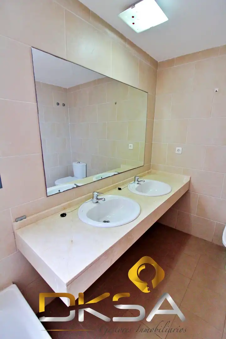 Bany de Àtic en venda en Oropesa del Mar / Orpesa amb Aire condicionat, Calefacció i Jardí privat