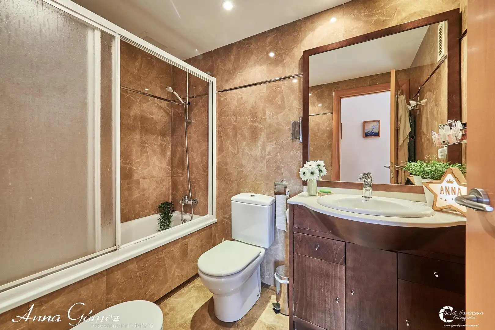 Badezimmer von Dachboden zum Verkauf in Calafell mit Heizung, Terrasse und Gemeinschaftspool