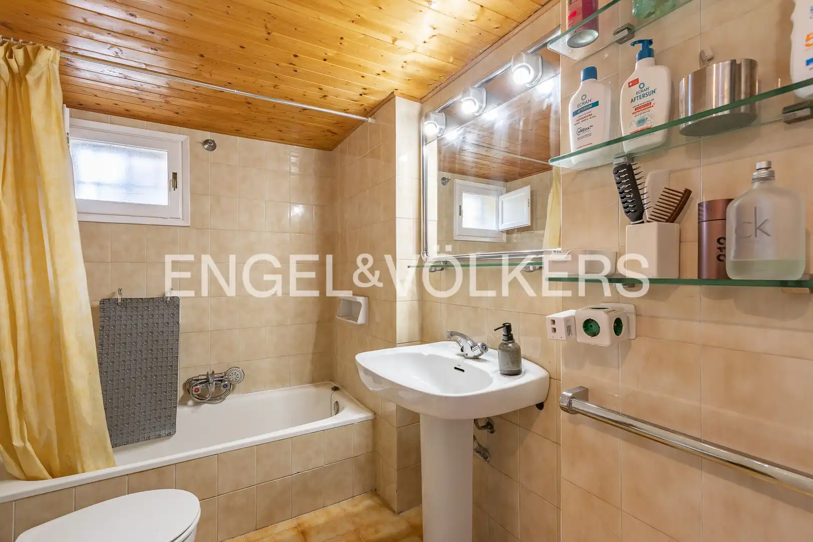 Baño de Casa o chalet en venta en Sant Quirze Safaja con Calefacción, Jardín privado y Terraza