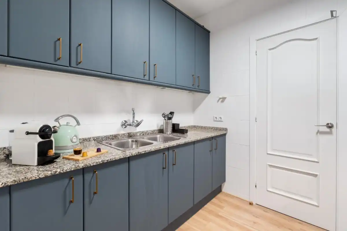 Cocina de Apartamento para compartir en Barcelona con Aire acondicionado, Calefacción y Amueblado