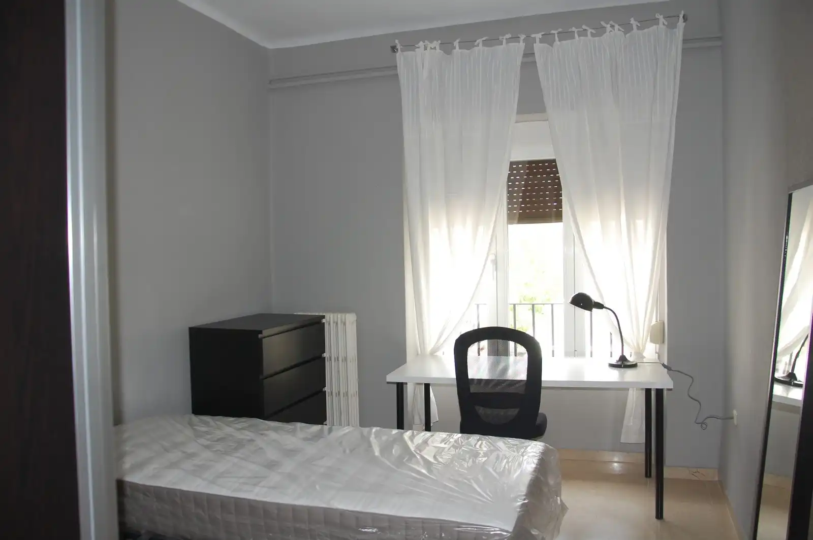 Bedroom of Flat for rent in Granada  with Heating, Terrace and Furnished