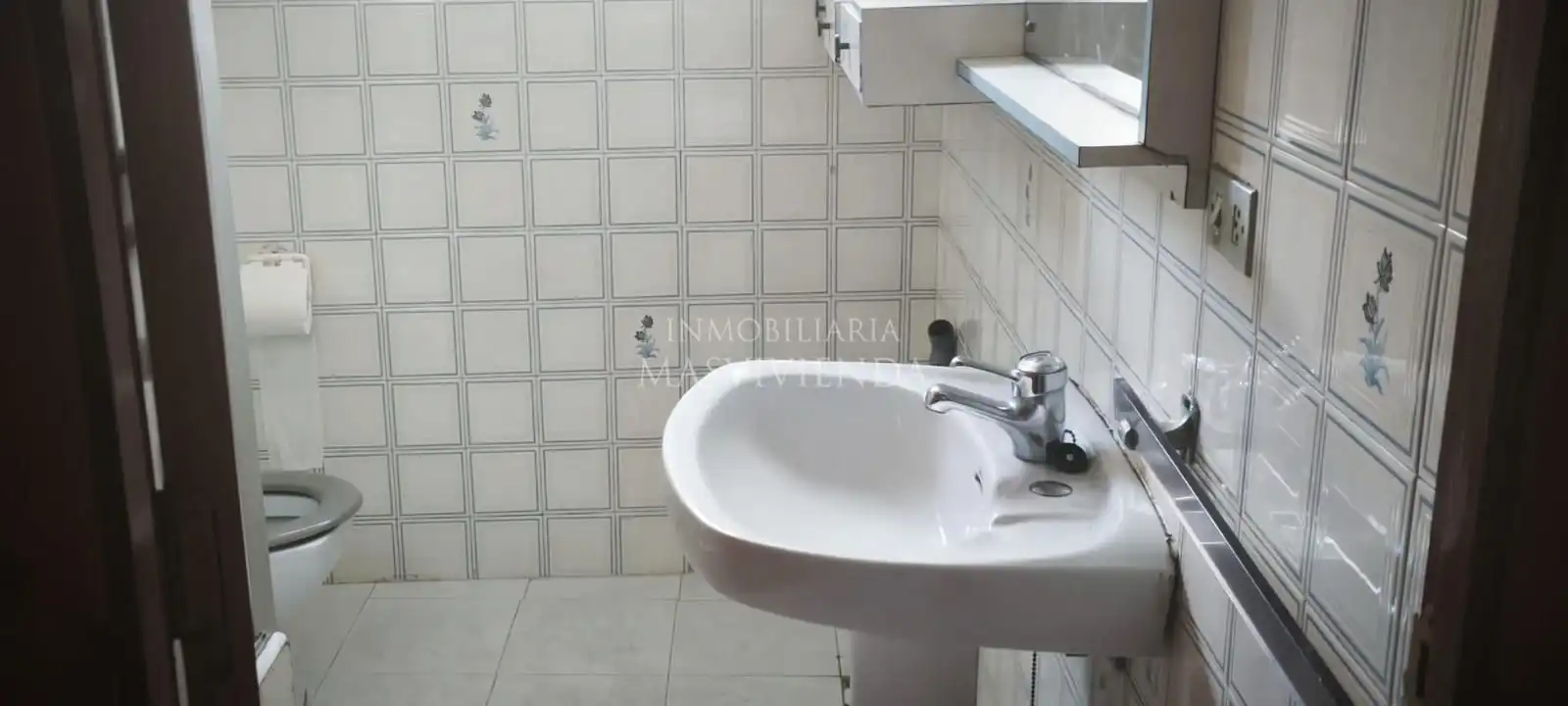 Badezimmer von Wohnung zum Verkauf in Vigo 
