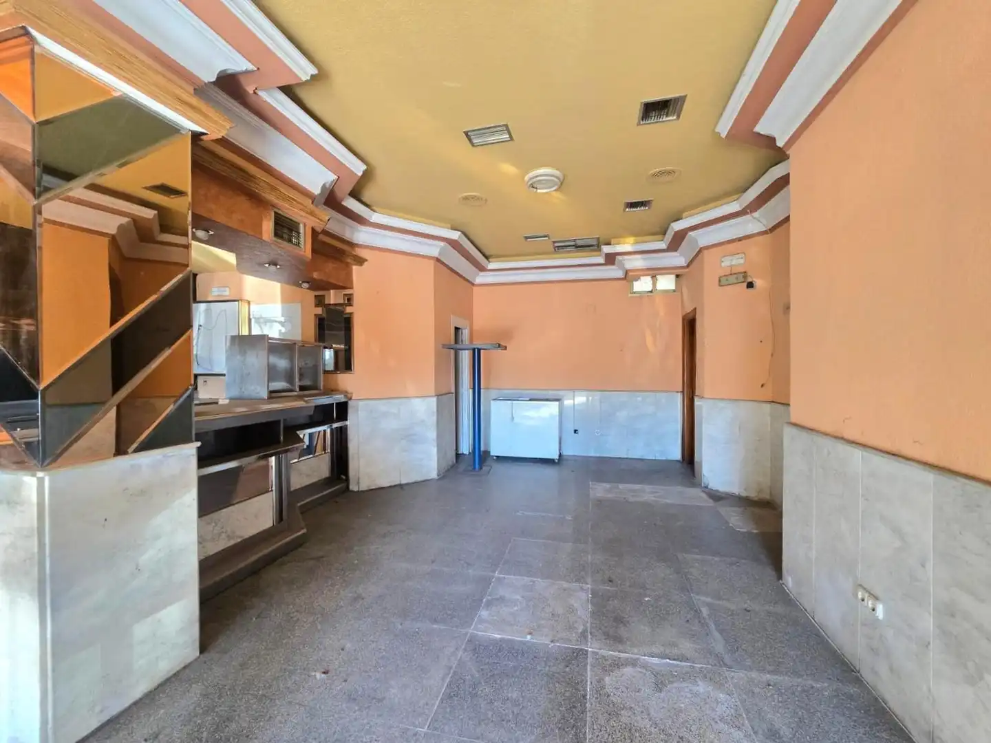 Cocina de Local en venta en Plasencia con Amueblado