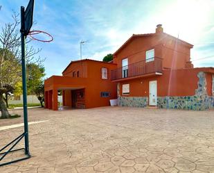 Vista exterior de Casa o xalet en venda en Alicante / Alacant amb Jardí privat, Terrassa i Piscina