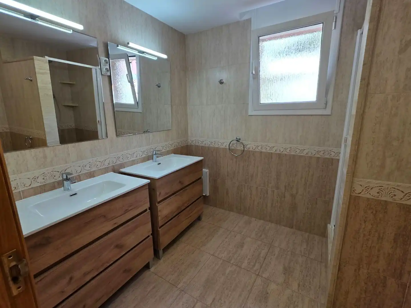 Bany de Casa o xalet de lloguer en Sant Fost de Campsentelles amb Terrassa, Piscina i Balcó