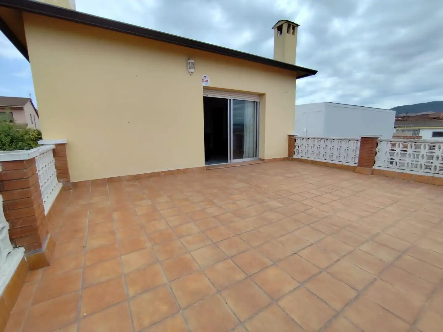 Terraza de Casa o chalet en venta en Santa Perpètua de Mogoda con Aire acondicionado, Calefacción y Jardín privado