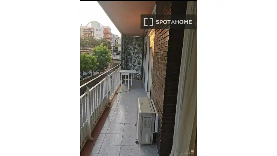 Außenansicht von Wohnung zur Miete in L'Hospitalet de Llobregat mit Klimaanlage, Heizung und Möbliert