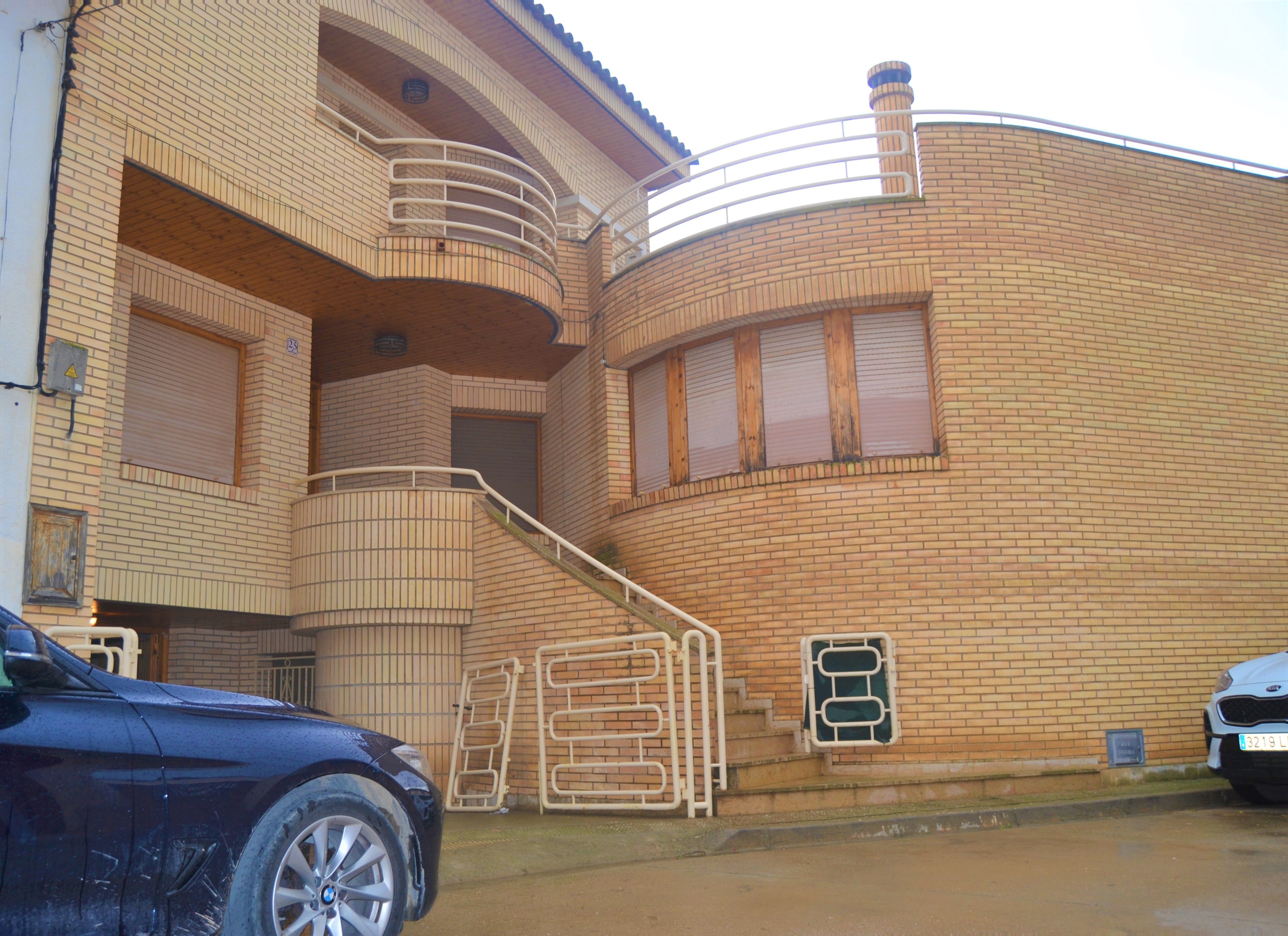 Vista exterior de Casa o xalet en venda en Albalatillo amb Aire condicionat, Jardí privat i Moblat