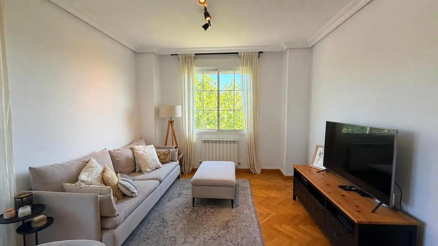 Sala d'estar de Pis en venda en San Sebastián de los Reyes amb Aire condicionat, Calefacció i Parquet