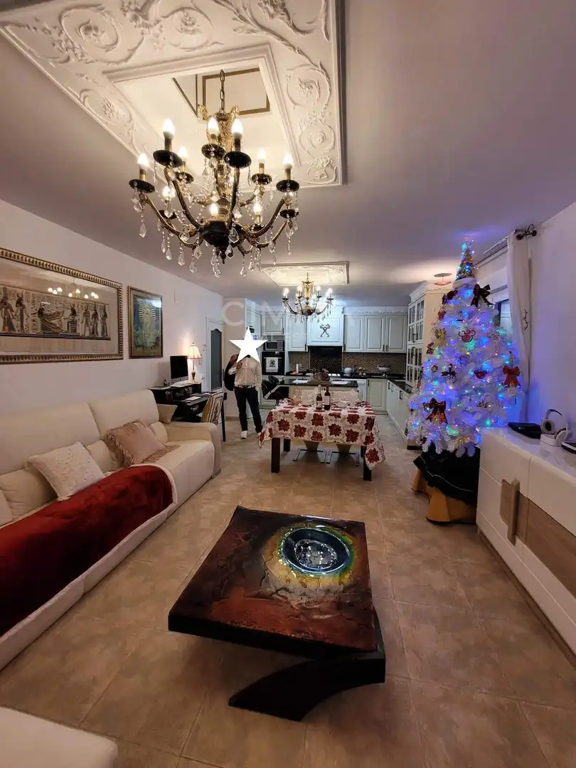 Sala de estar de Casa o chalet en venta en La Nucia con Aire acondicionado, Jardín privado y Terraza