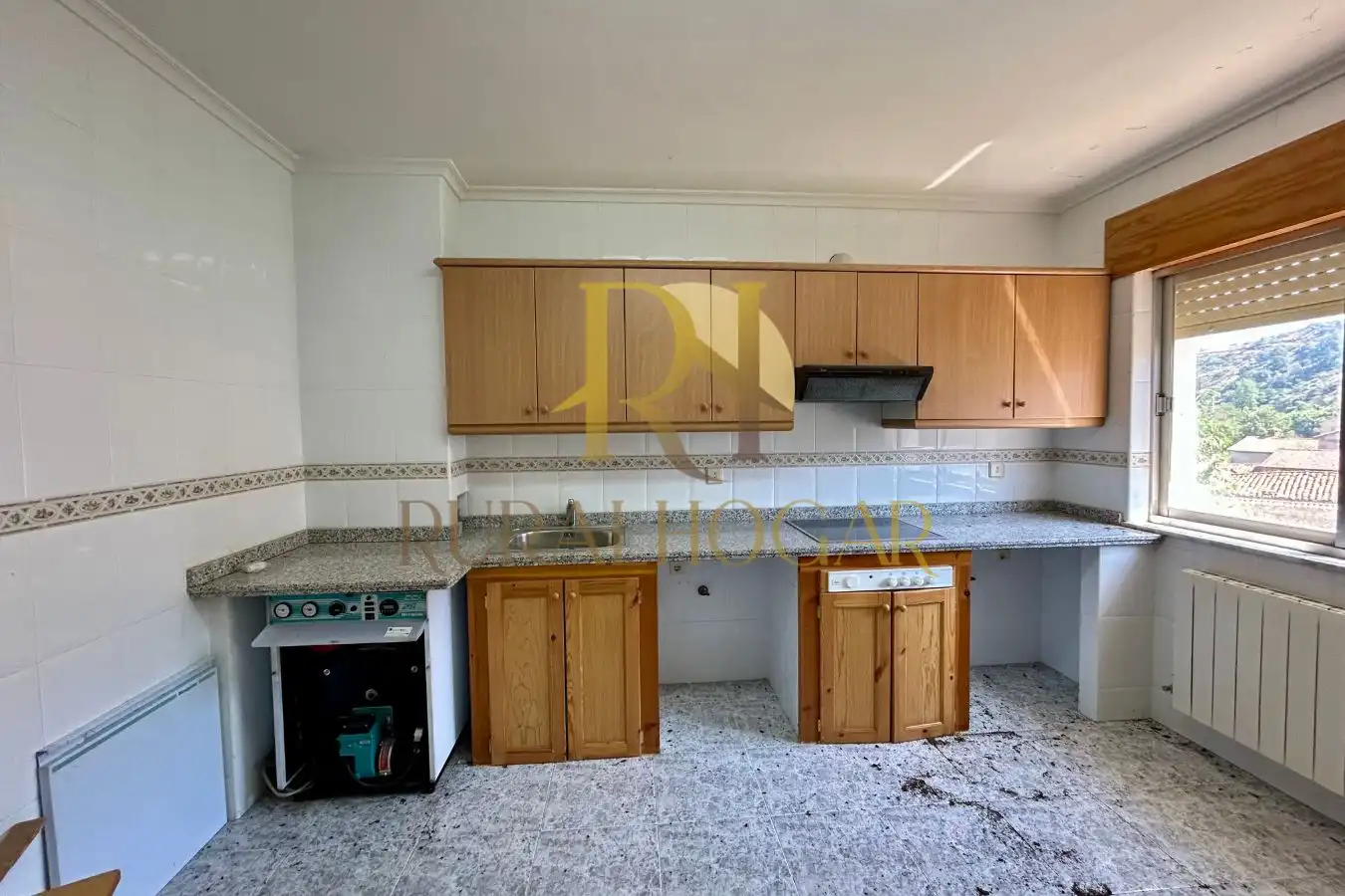 Cuina de Edifici en venda en Los Barrios de Luna 