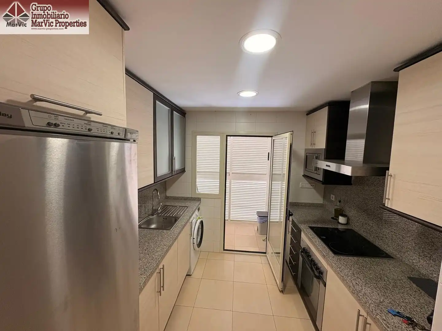 Cuina de Pis en venda en Benidorm amb Aire condicionat, Terrassa i Moblat