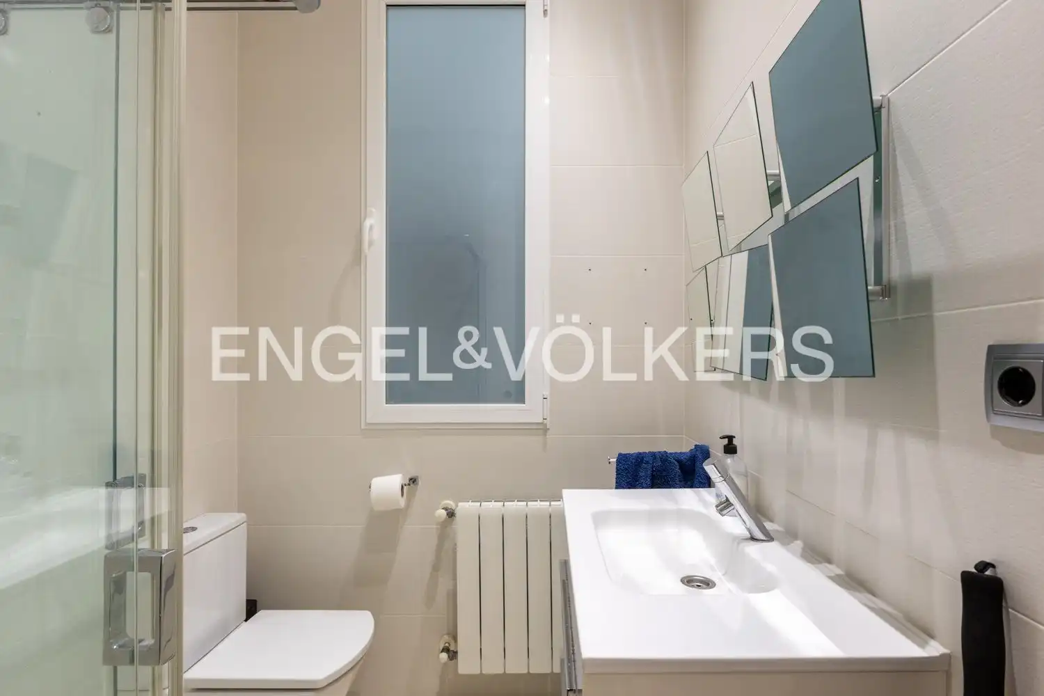 Baño de Piso en venta en Valencia con Aire acondicionado, Calefacción y Balcón
