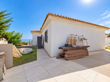 Casa amb jardí en venda a Manilva Pueblo