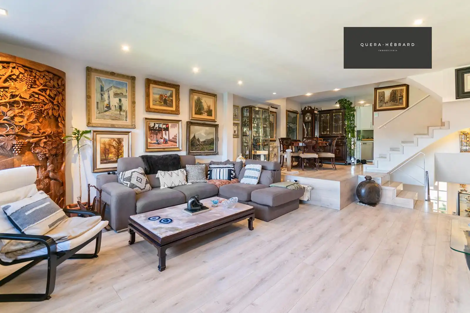 Sala de estar de Casa adosada en venta en Sant Cugat del Vallès con Calefacción, Parquet y Terraza