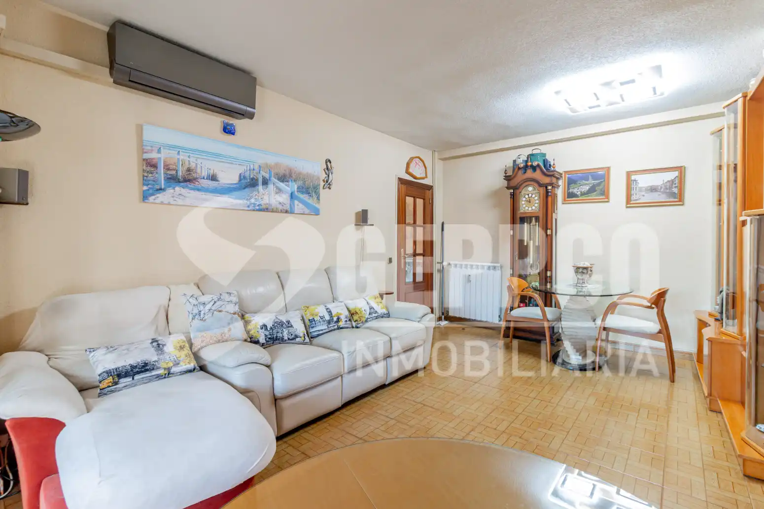 Living room of Flat for sale in Móstoles  with Air Conditioner, Heating and Terrace