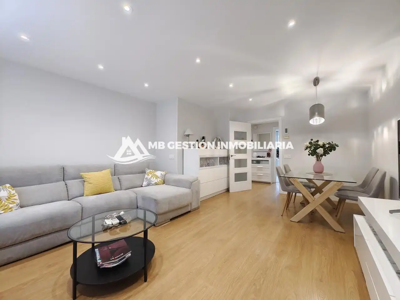 Sala de estar de Piso en venta en Fuenlabrada con Aire acondicionado, Calefacción y Jardín privado