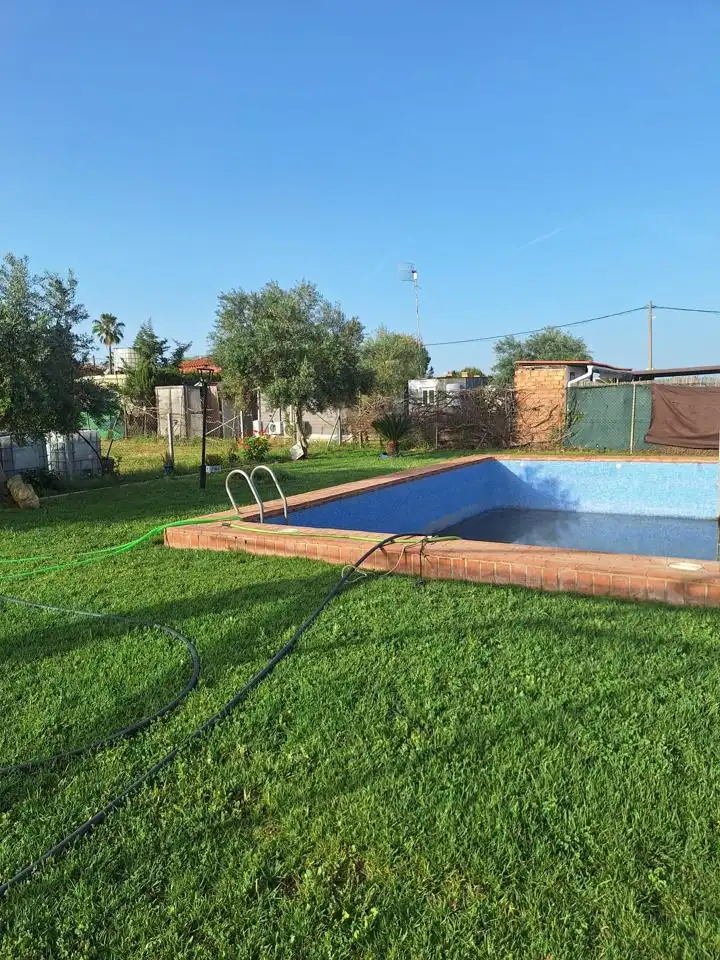 Piscina de Terreno en venta en Utrera