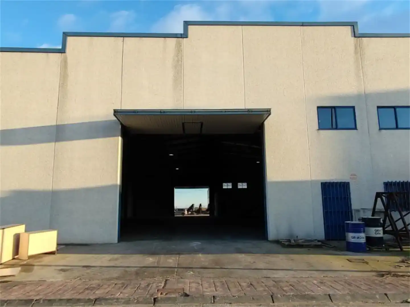 Vista exterior de Nau industrial en venda en Villanubla, Valladolid