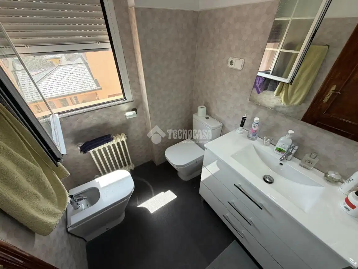 Baño de Casa adosada en venta en Collado Mediano con Calefacción y Jardín privado