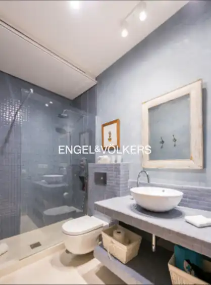 Badezimmer von Wohnung zur Miete in Madrid mit Klimaanlage, Heizung und Möbliert