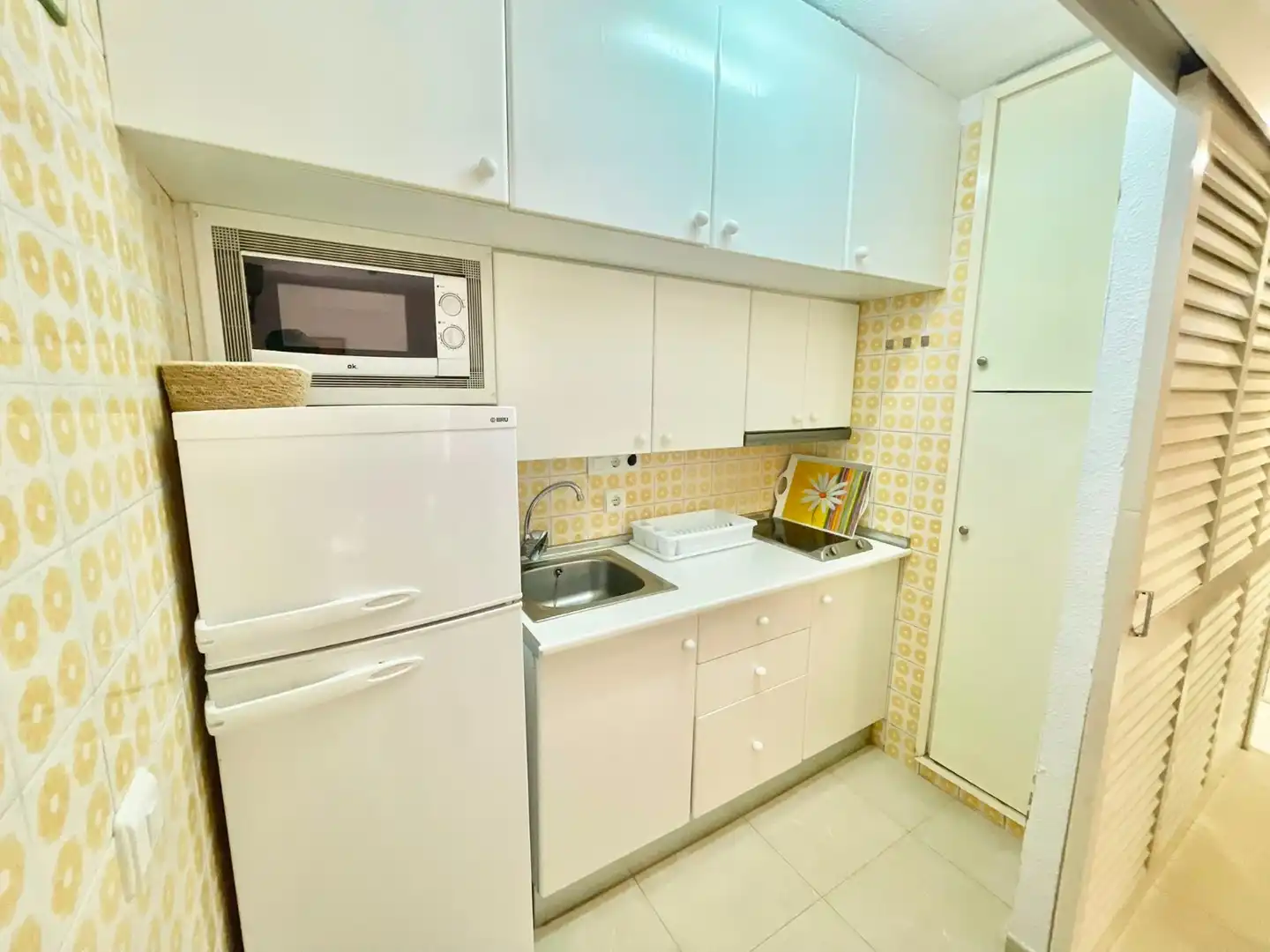 Cocina de Estudio de alquiler en Orihuela con Aire acondicionado, Amueblado y Lavadora
