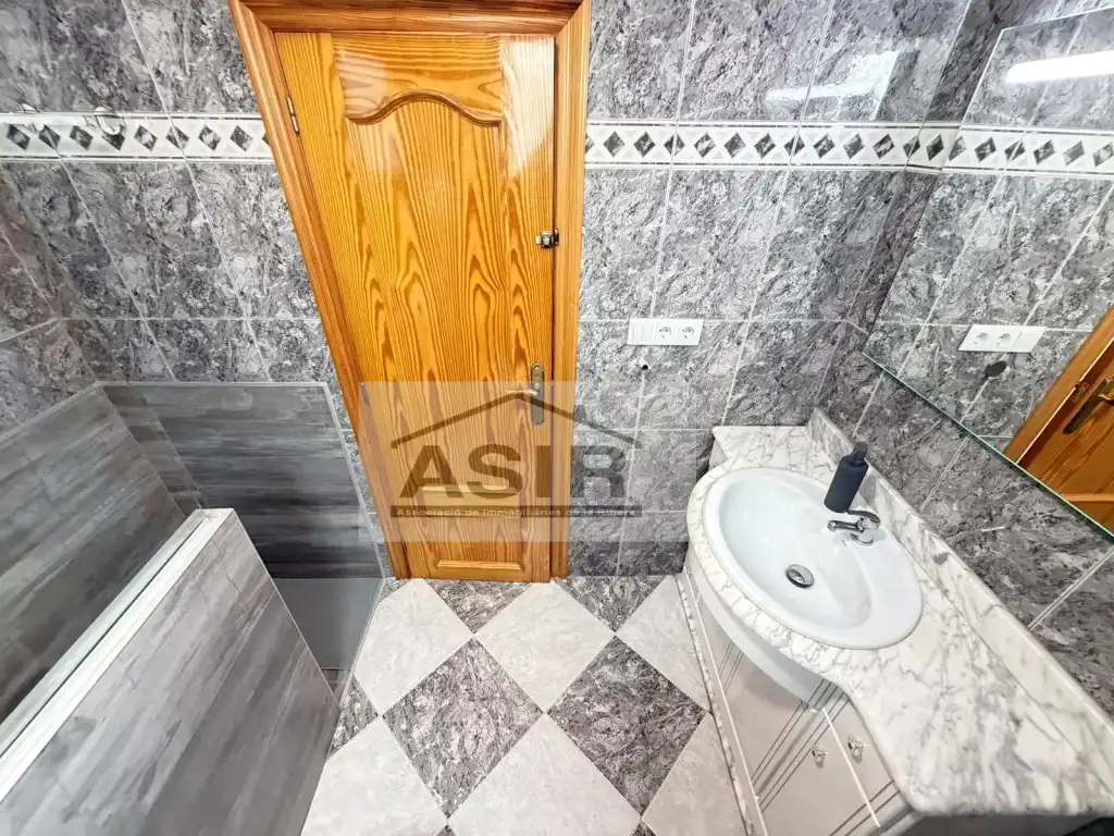Bathroom of Flat for sale in Alzira  with Terrace