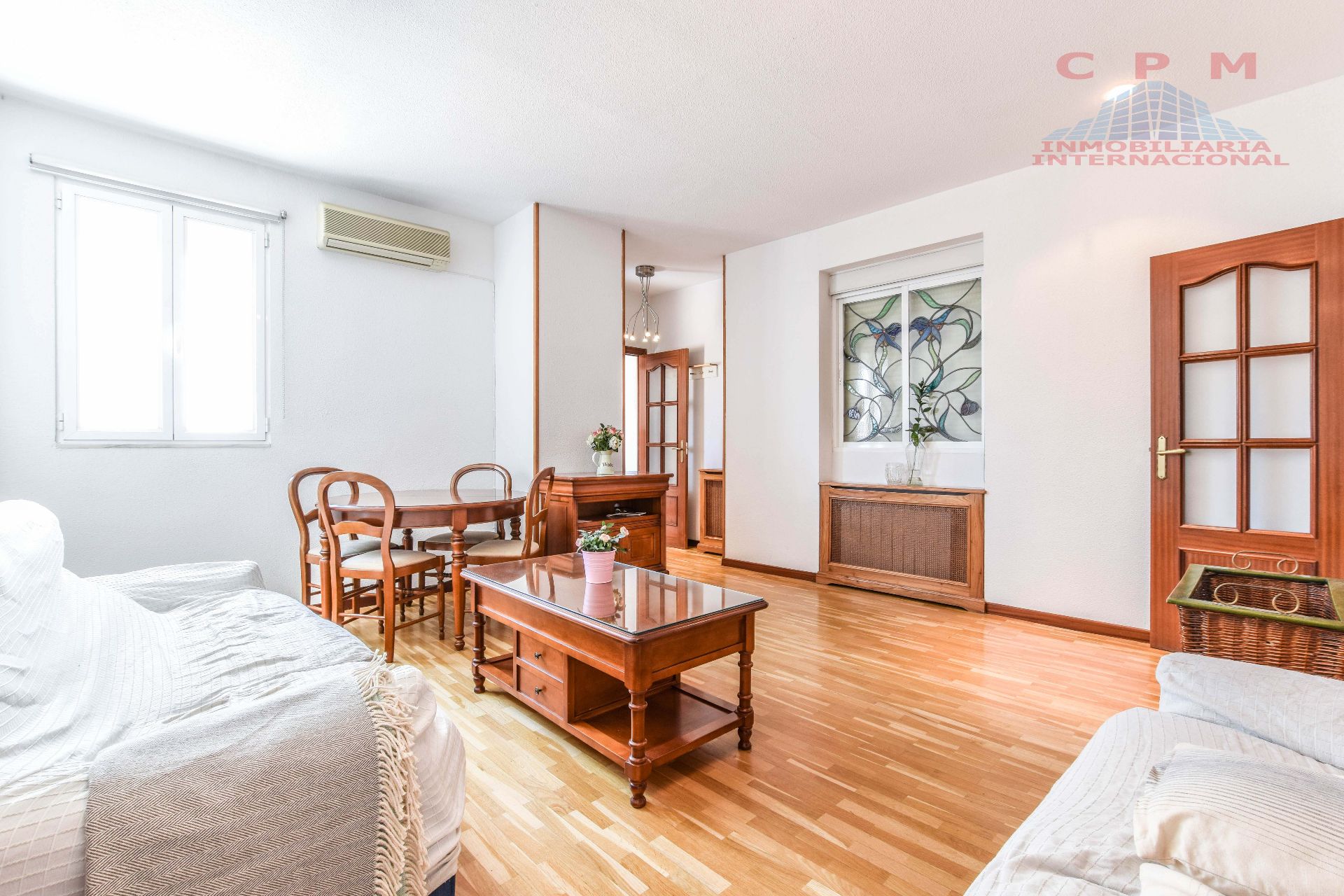 Sala d'estar de Pis de lloguer en  Madrid Capital amb Aire condicionat, Calefacció i Parquet