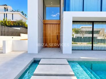 Detached house with pool to rent in Jesús