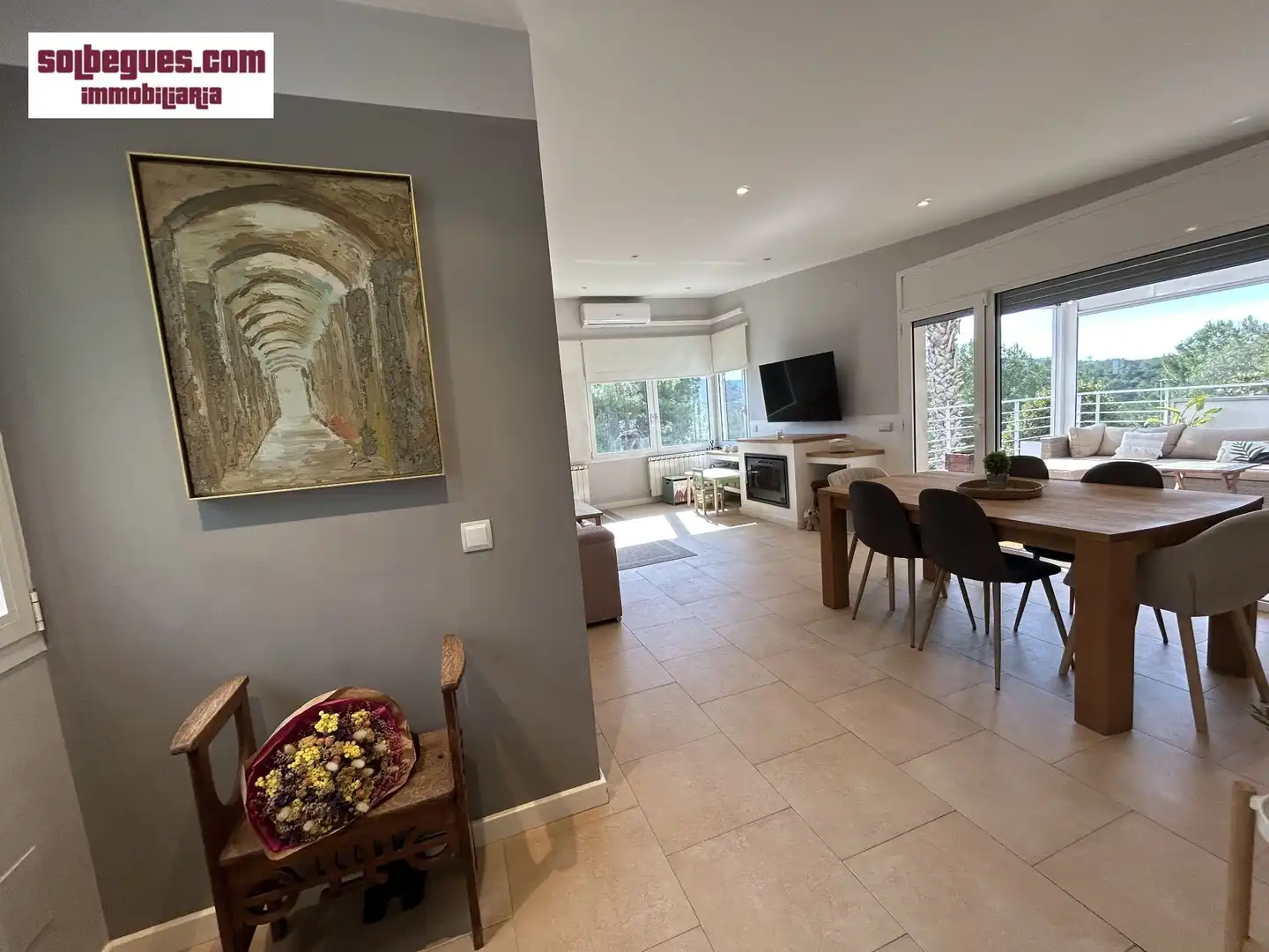 Sala de estar de Casa o chalet en venta en Begues con Aire acondicionado, Calefacción y Jardín privado