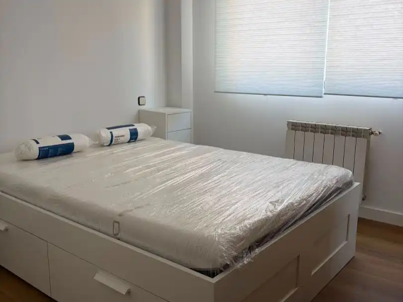 Schlafzimmer von Wohnung zur Miete in Madrid mit Klimaanlage, Heizung und Abstellraum