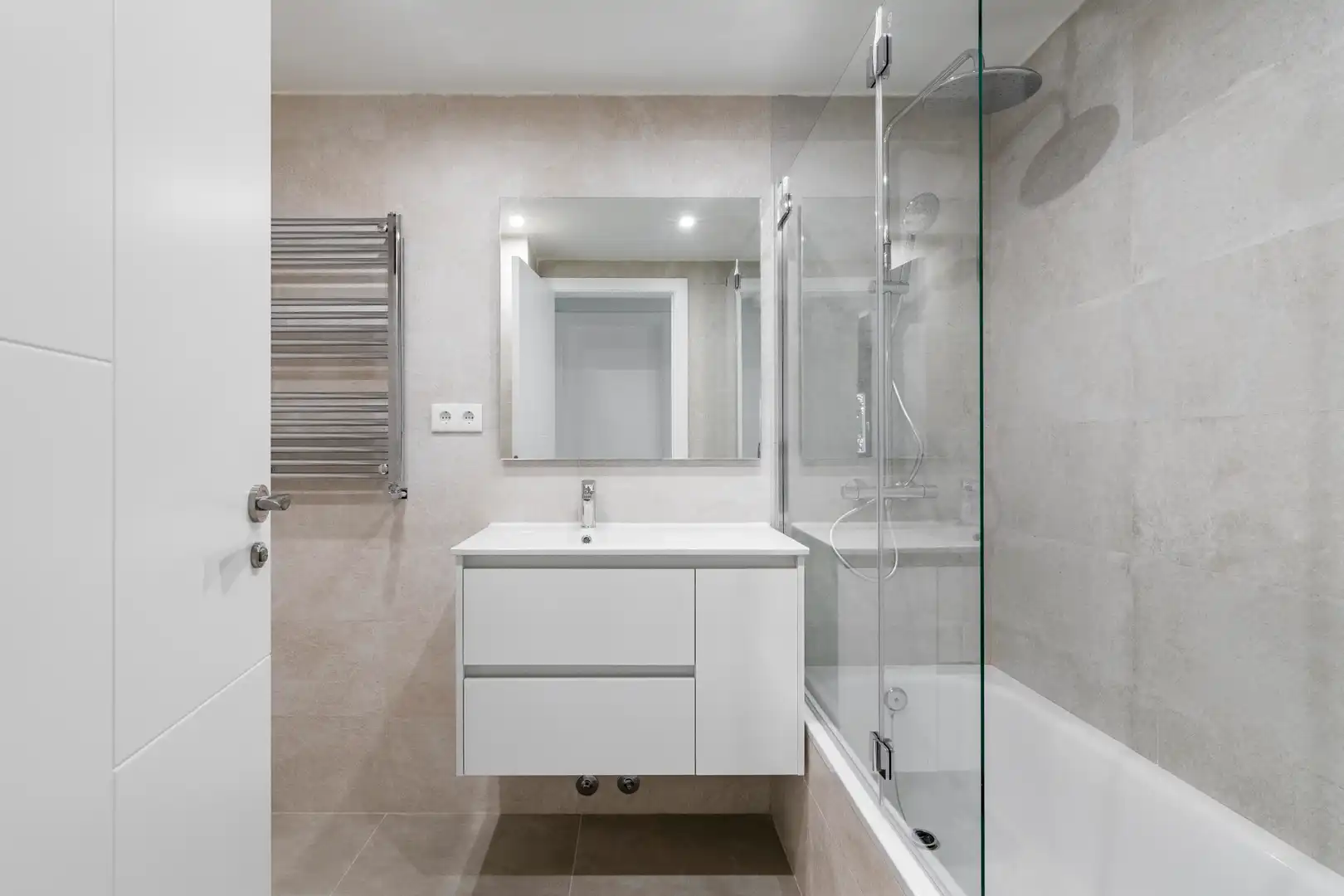 Baño de Piso en venta en Madrid con Aire acondicionado y Calefacción