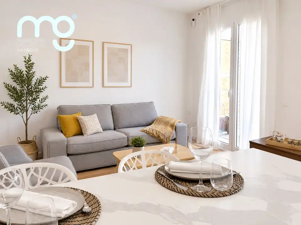 Living room of Flat for rent in El Masnou  with Air Conditioner, Heating and Parquet flooring