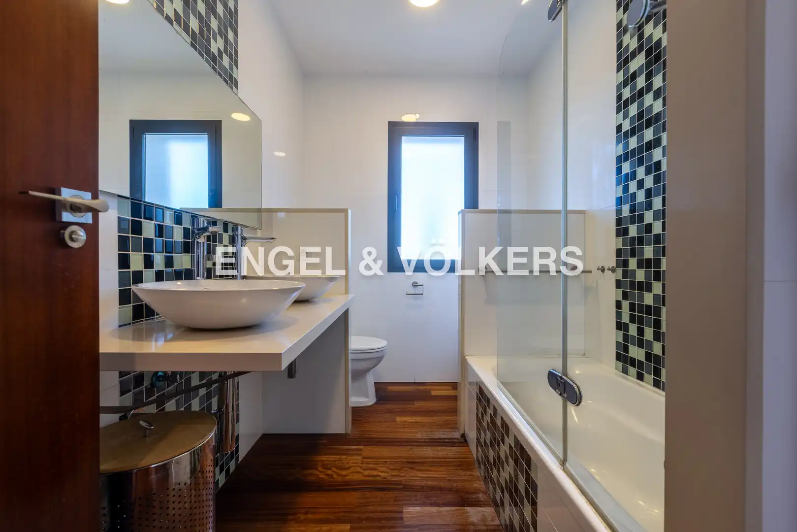 Badezimmer von Country house zum Verkauf in Camas mit Klimaanlage, Heizung und Privatgarten