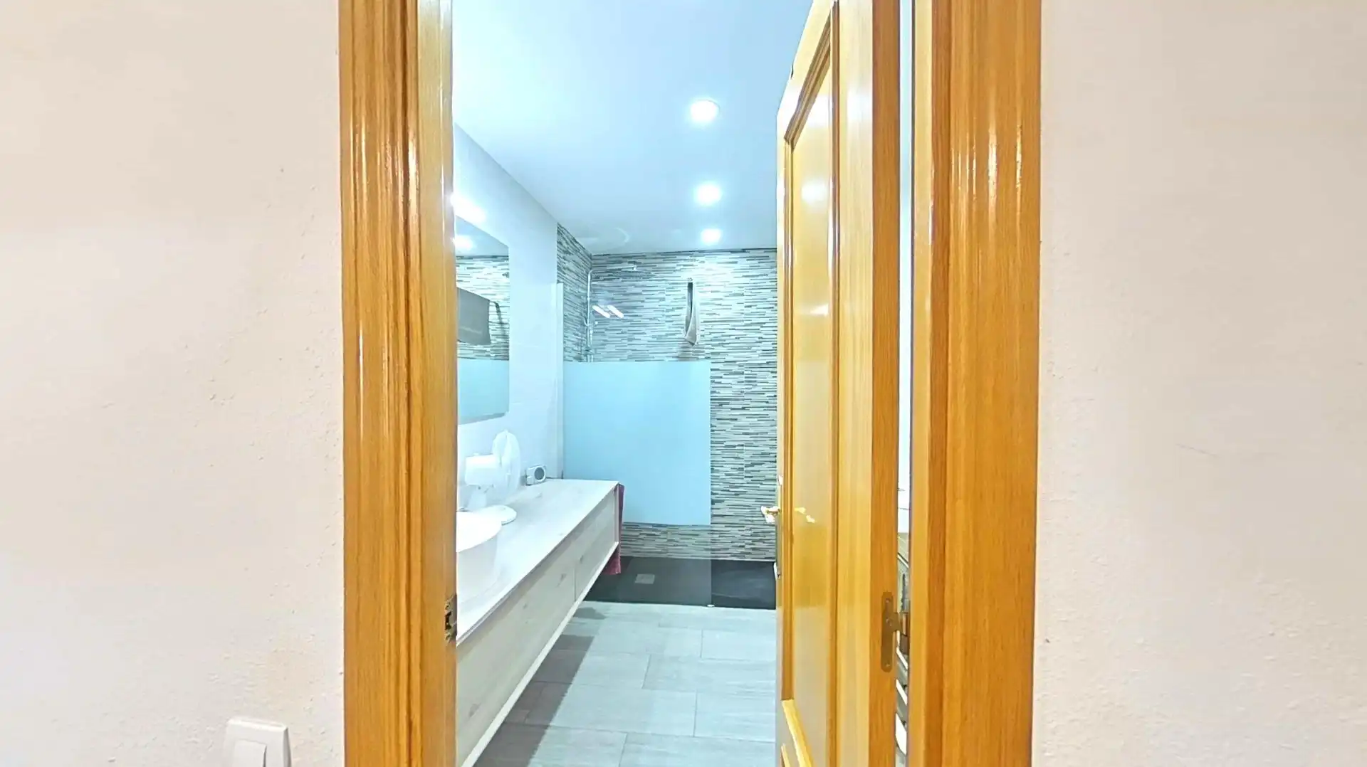 Badezimmer von Wohnung zum Verkauf in Sabadell mit Heizung, Parkett und Balkon