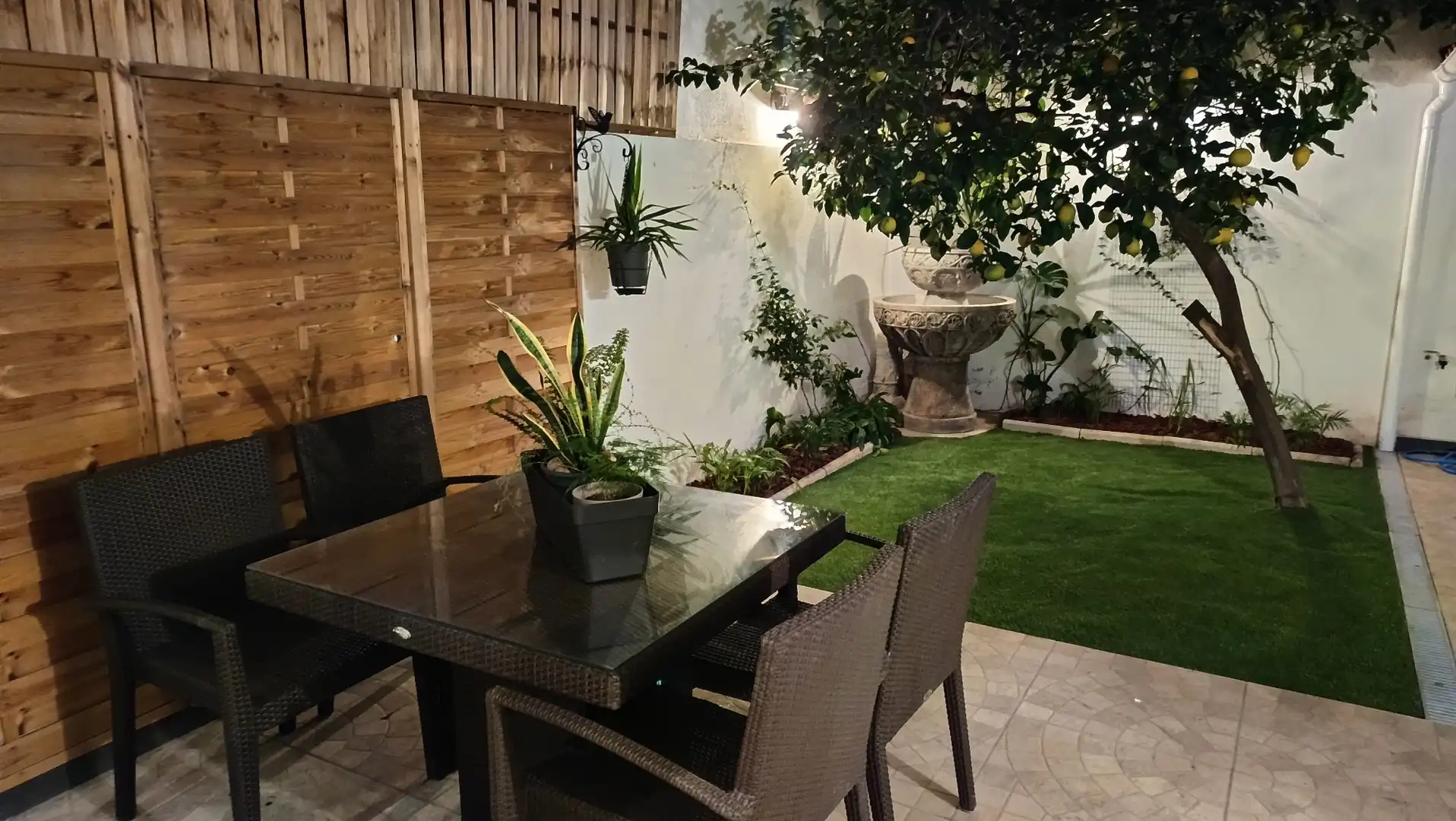 Terrasse von Erdgeschoss zum Verkauf in Mataró mit Klimaanlage, Heizung und Privatgarten