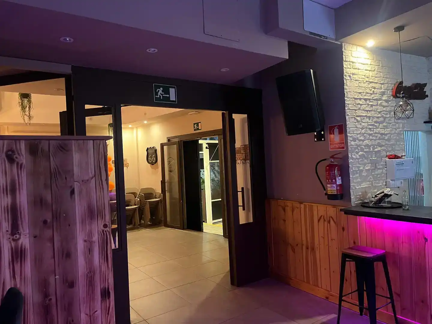 Ground floor for sale in Brenes  with Air Conditioner and Furnished