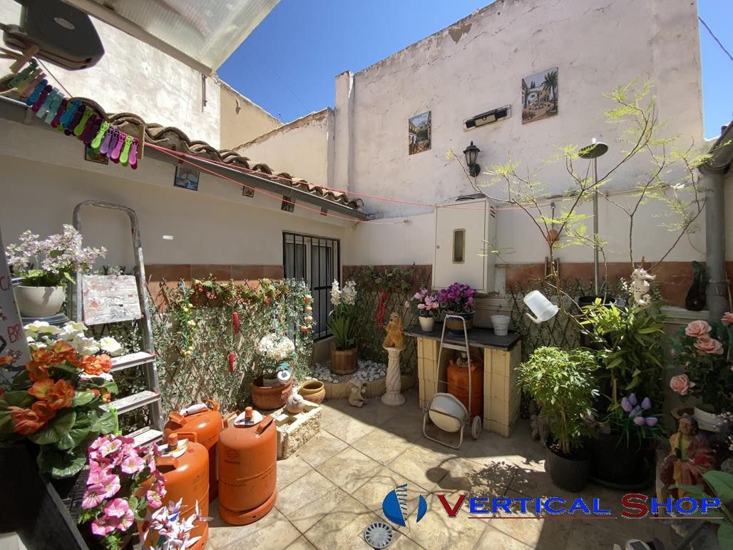 Vista exterior de Casa o chalet en venta en Caudete con Calefacción y Terraza