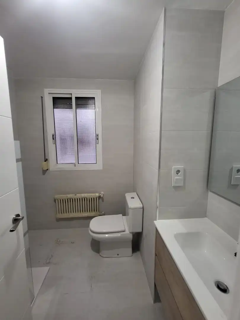 Bathroom of Flat for share in Morata de Jalón  with Furnished