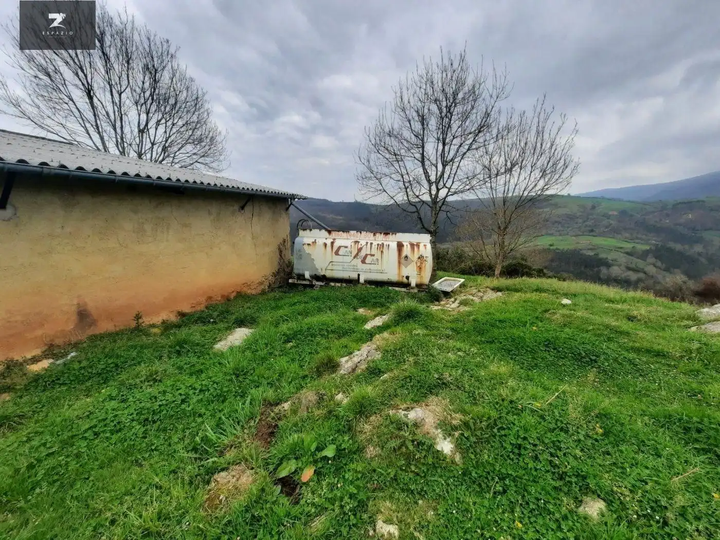 Local en venta en Valdáliga